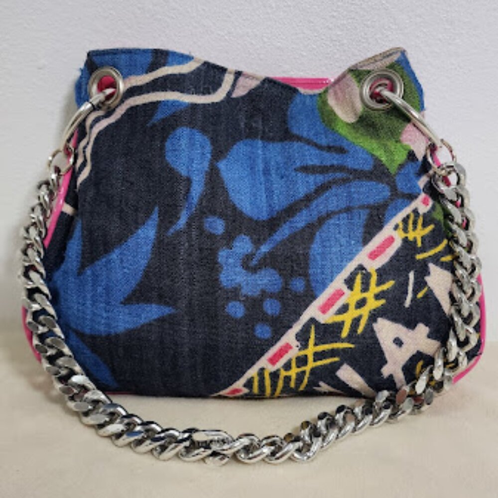 Dolce & Gabbana fabric shoulder bag. Another summer banger!